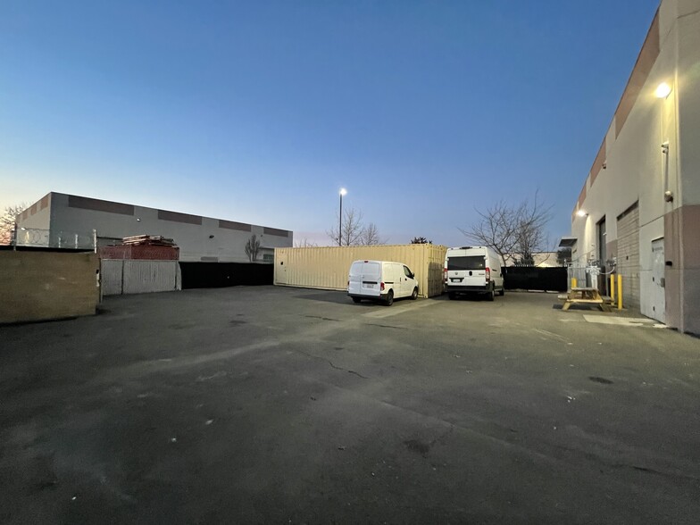 1030 N D St, Sacramento, CA for lease - Building Photo - Image 3 of 13