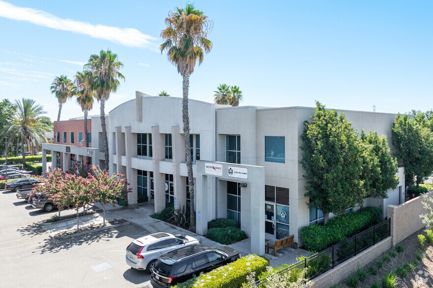 144 Continente Ave, Brentwood, CA for sale - Primary Photo - Image 1 of 1