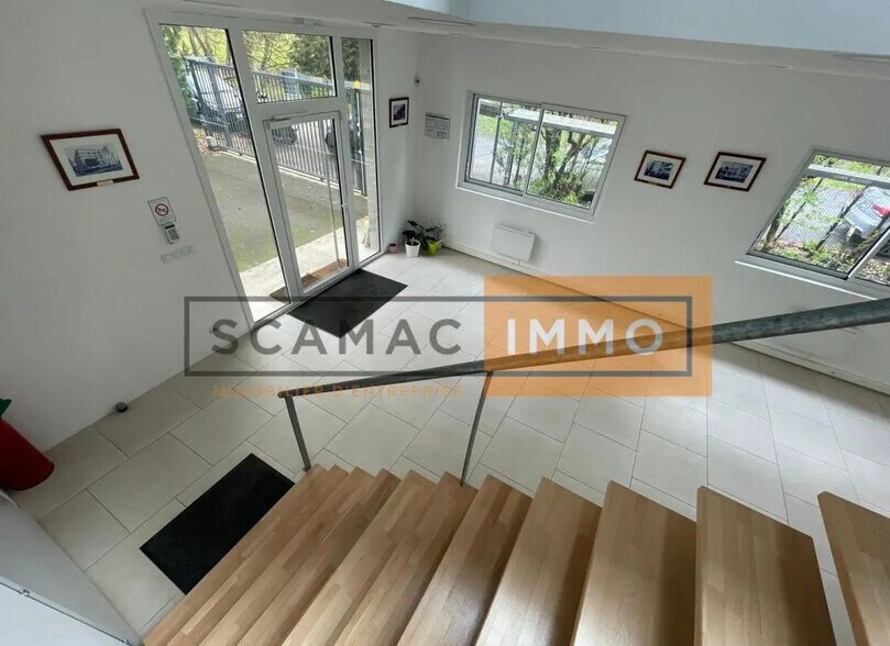 Industrial in Croissy-Beaubourg for sale - Building Photo - Image 3 of 12