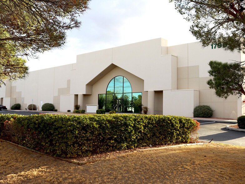 1790 Commerce Park Dr, El Paso, TX for lease - Building Photo - Image 1 of 1