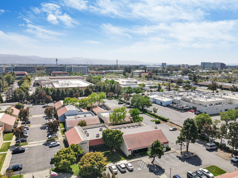 4701 Patrick Henry Dr, Santa Clara, CA for lease - Building Photo - Image 3 of 3