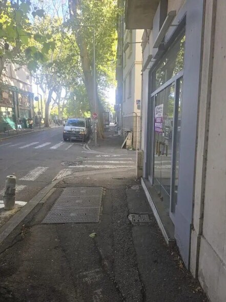 Retail in Avignon for lease - Building Photo - Image 3 of 6