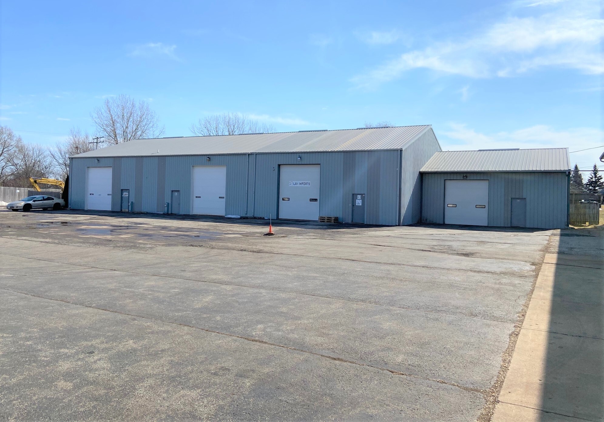 2428 W Wadsworth Rd, Waukegan, IL 60087