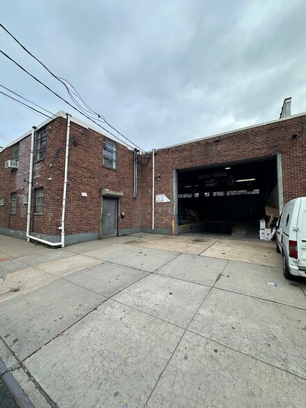 10407 180th St, Jamaica, NY for lease - Building Photo - Image 1 of 6