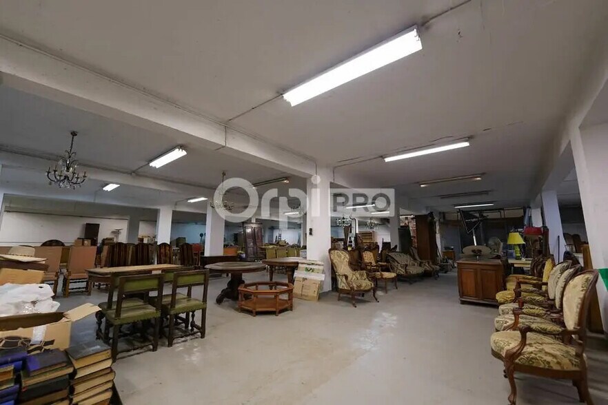 Office in Villeurbanne for lease - Interior Photo - Image 2 of 9