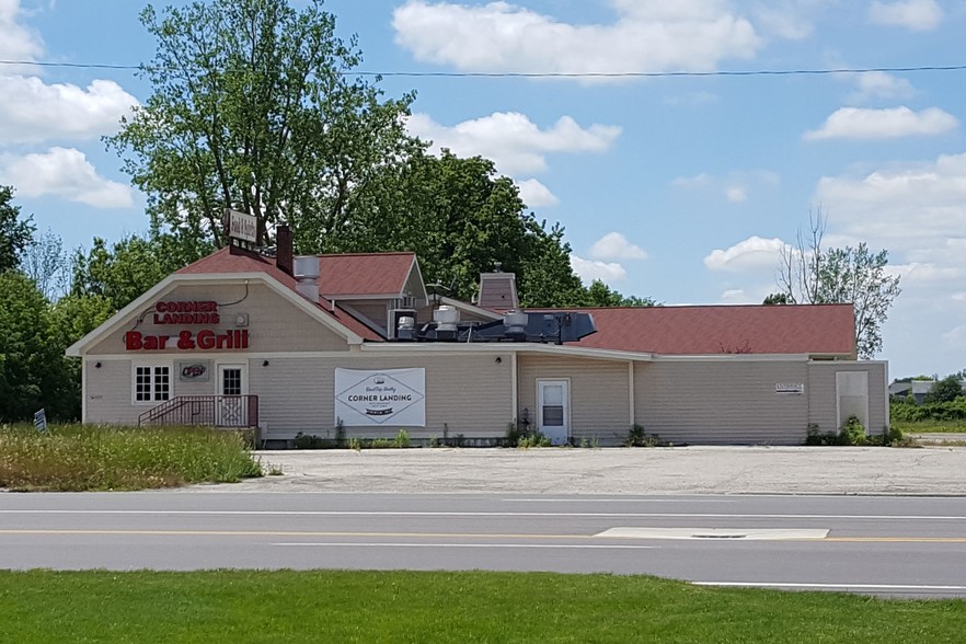 128 W Grand River Ave, Ionia, MI for sale - Building Photo - Image 1 of 1