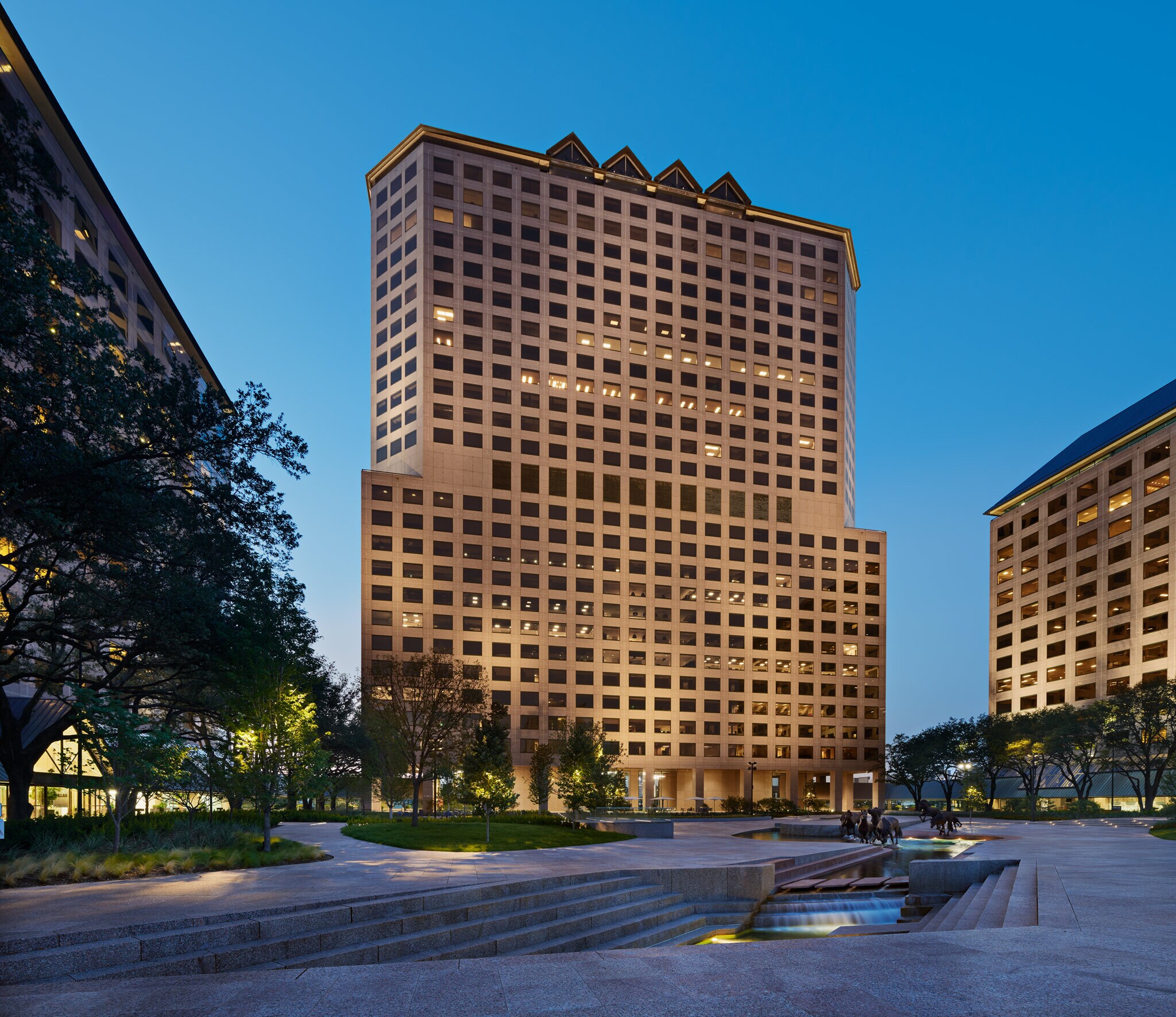 5215 N O Connor Blvd, Irving, TX for sale Primary Photo- Image 1 of 1