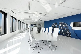 10 Place De Belgique, La Garenne-Colombes for lease Interior Photo- Image 2 of 13