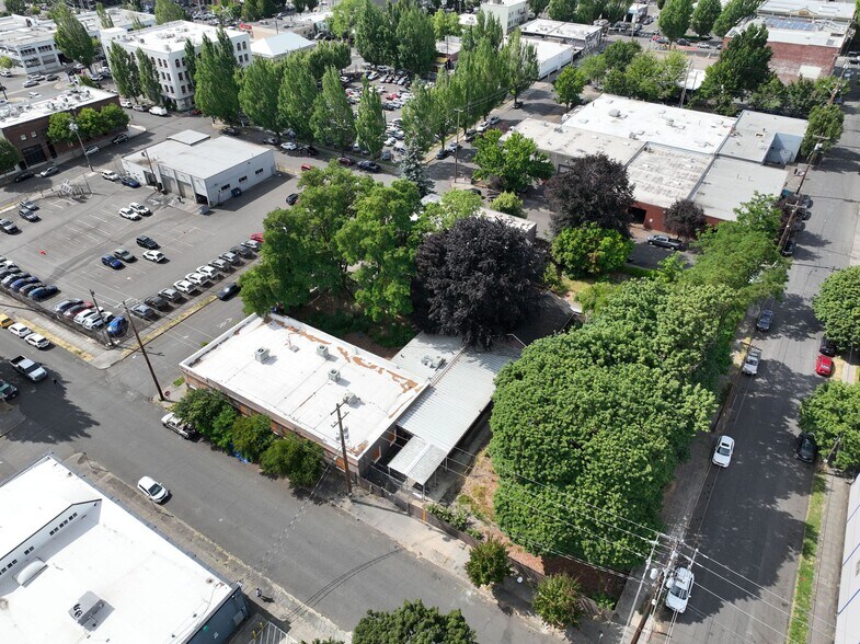 234 SE 7th Ave, Portland, OR for sale - Primary Photo - Image 1 of 12