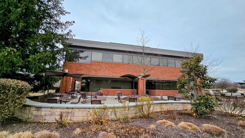 255 Business Center Dr, Horsham Township, PA for sale - Building Photo - Image 3 of 21