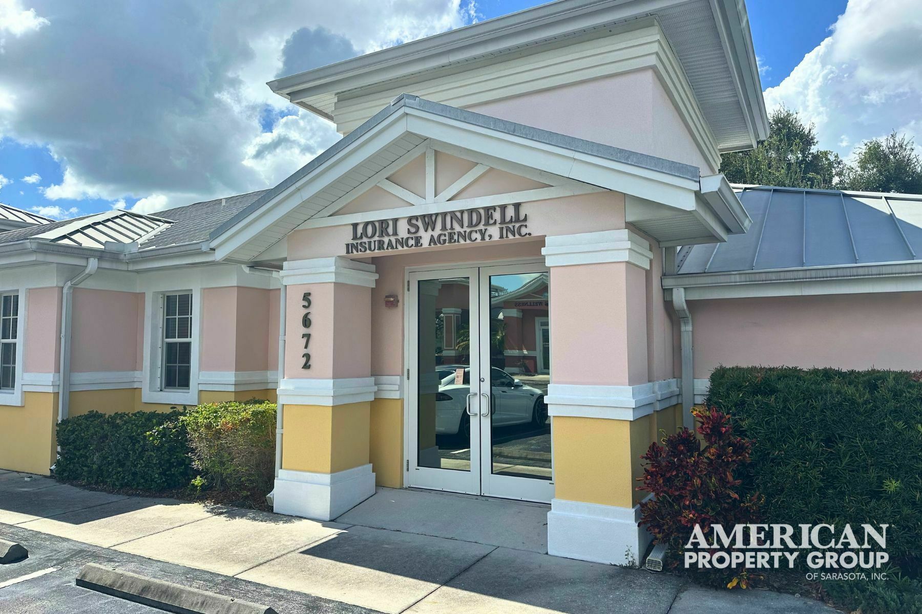 5672-5674 Marquesas Cir, Sarasota, FL for sale Building Photo- Image 1 of 2