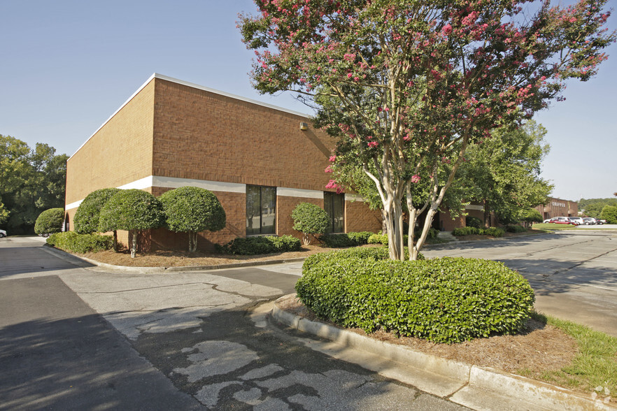 3097 Presidential Dr, Atlanta, GA for lease - Primary Photo - Image 2 of 2