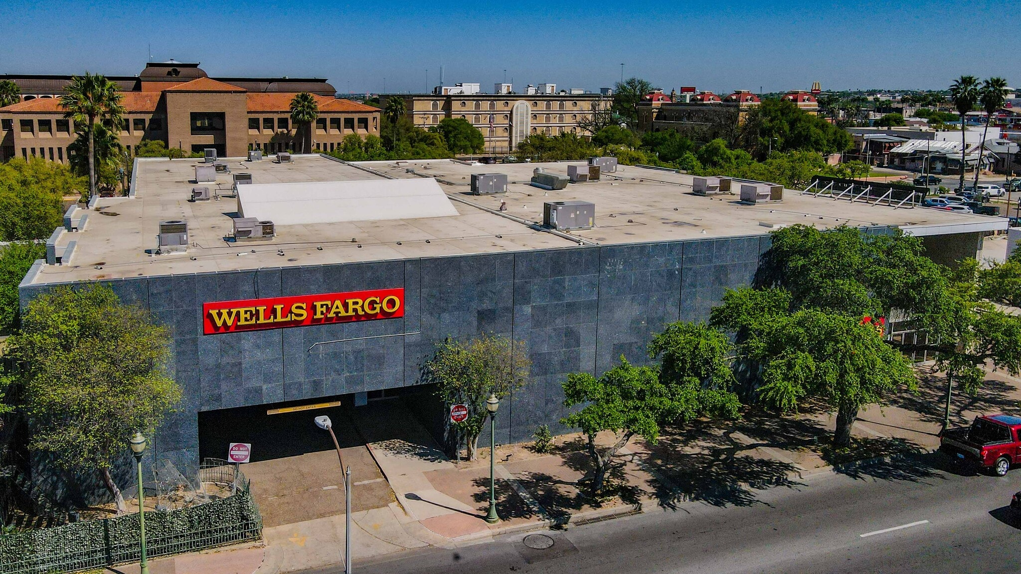 1100 Matamoros St, Laredo, TX for lease Building Photo- Image 1 of 9