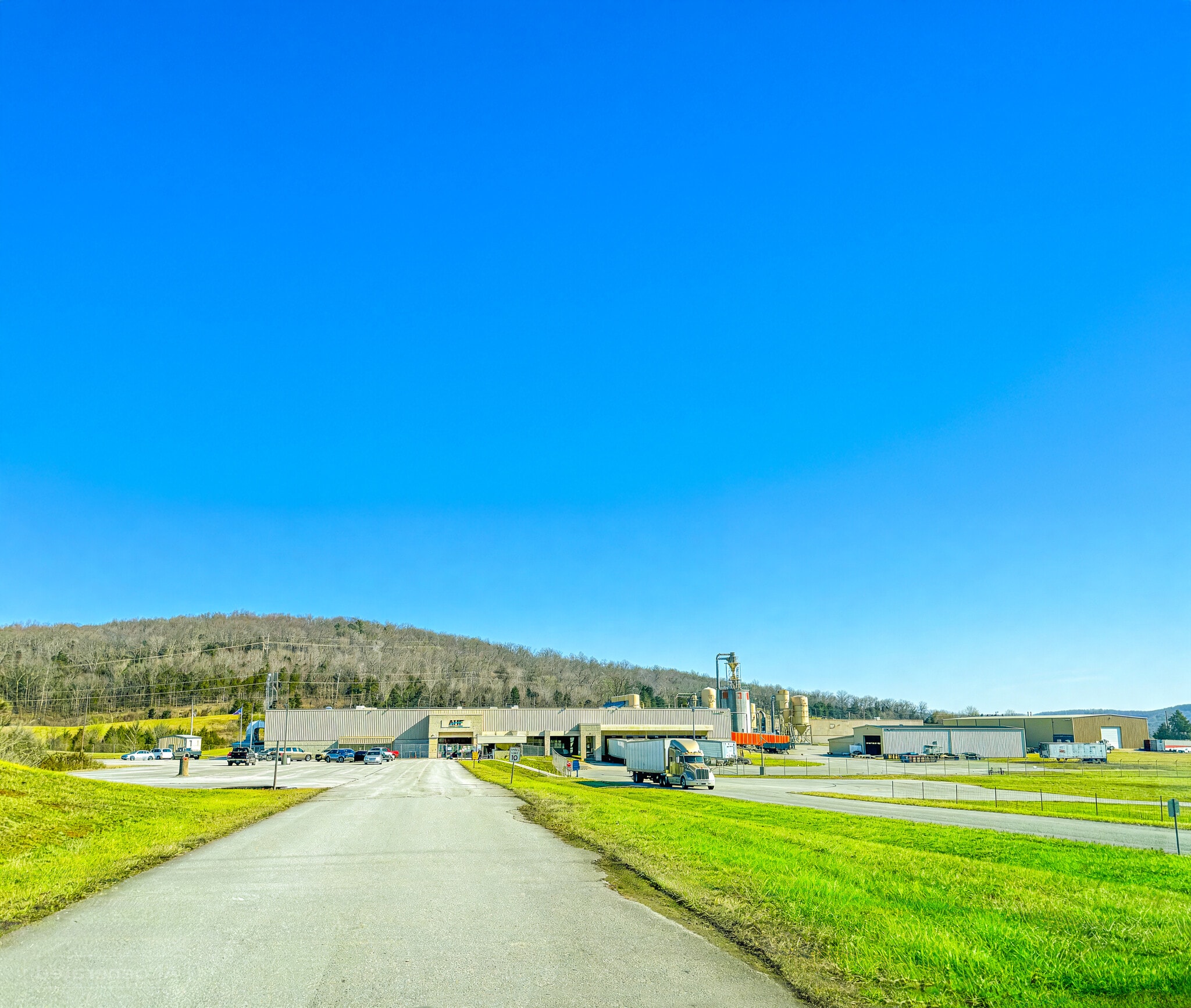 630 Industry Rd, Somerset, KY for sale Primary Photo- Image 1 of 2