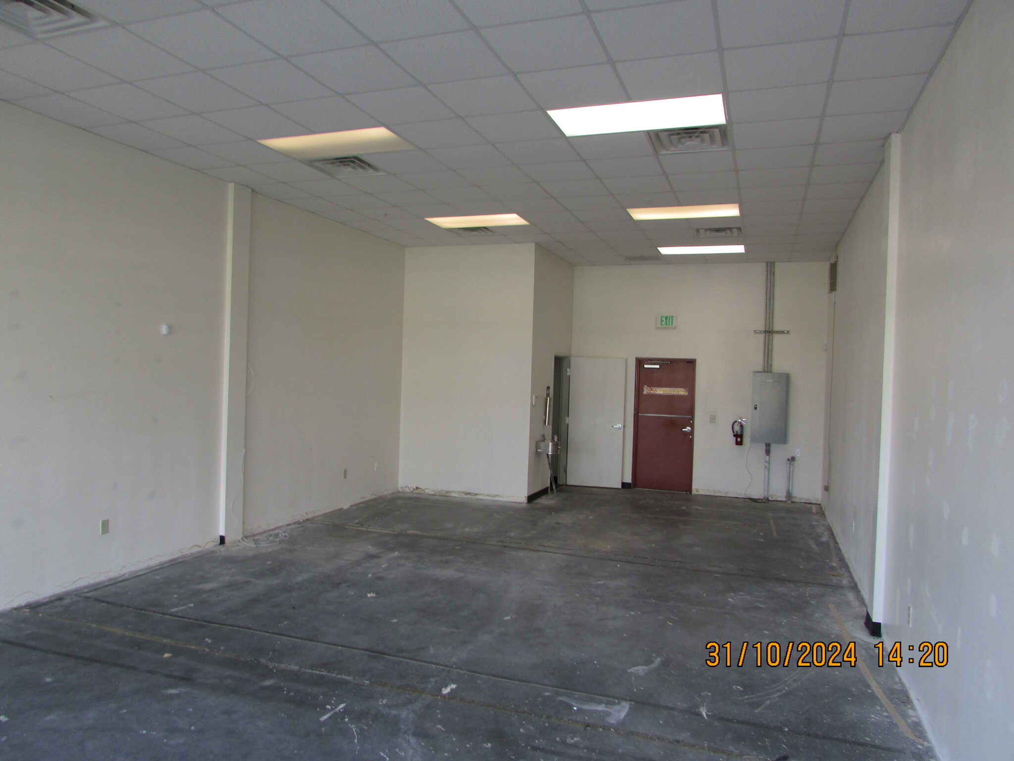 19970-19976 S Tamiami Trl, Estero, FL for lease Interior Photo- Image 1 of 5