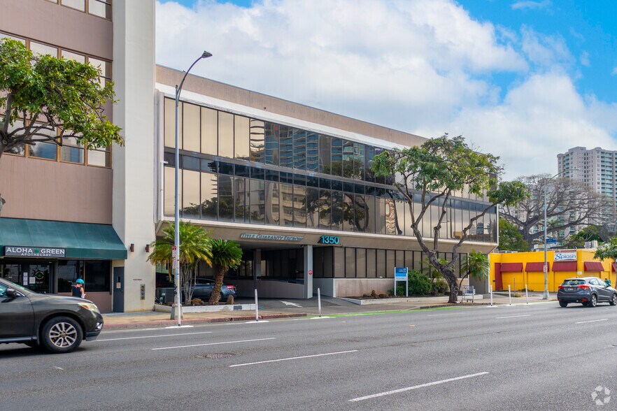 1350 S King St, Honolulu, HI for lease - Primary Photo - Image 1 of 7