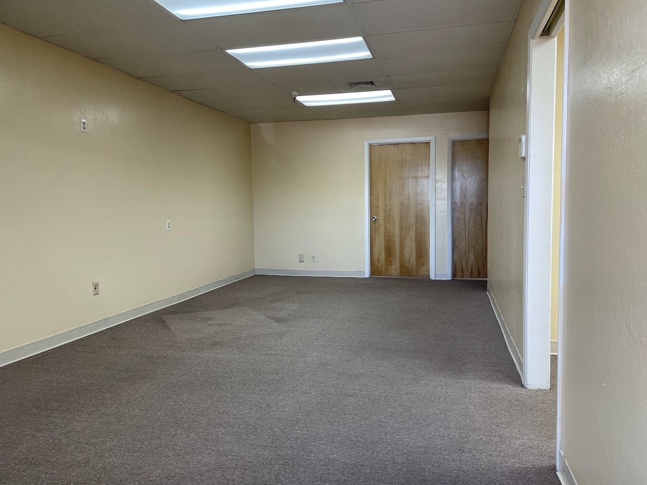 3376-3396 Lakeside Dr, Reno, NV for lease Interior Photo- Image 1 of 7