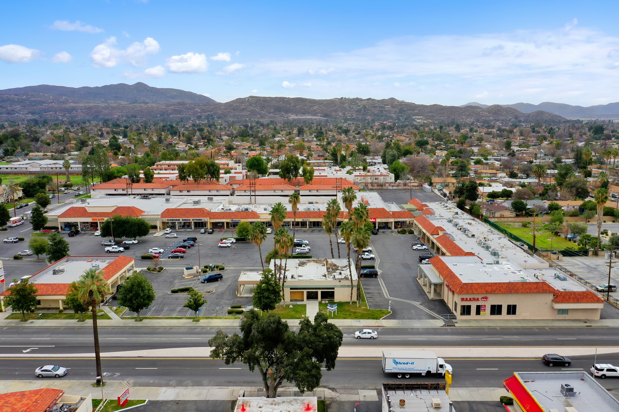 1995-2095 E Florida Ave, Hemet, CA for sale Primary Photo- Image 1 of 31