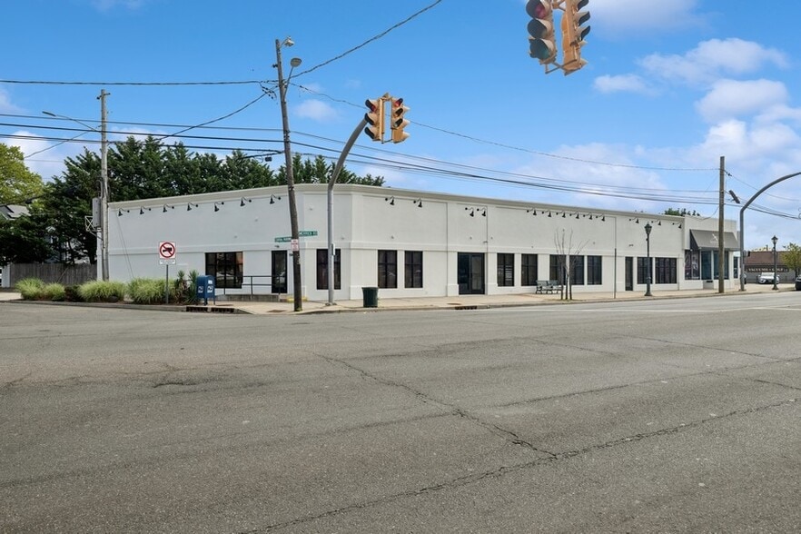 190-196 Merrick Rd, Merrick, NY for lease - Building Photo - Image 3 of 11
