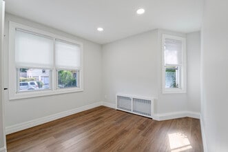 1553 Broadway, Hewlett, NY for lease Interior Photo- Image 2 of 6