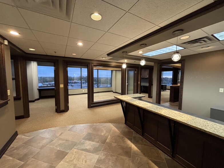 5101 Vernon Ave, Edina, MN for lease - Building Photo - Image 2 of 9