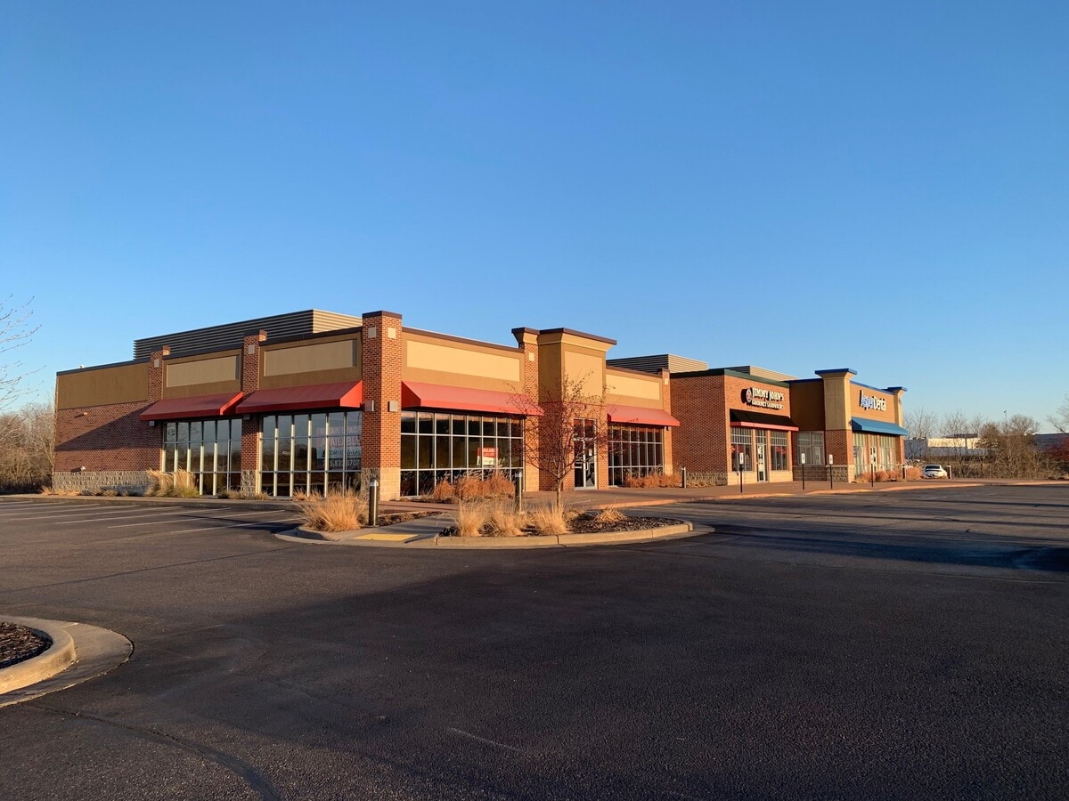 38053807 Oakwood Mall Dr, Eau Claire, WI 54701 Retail for Lease