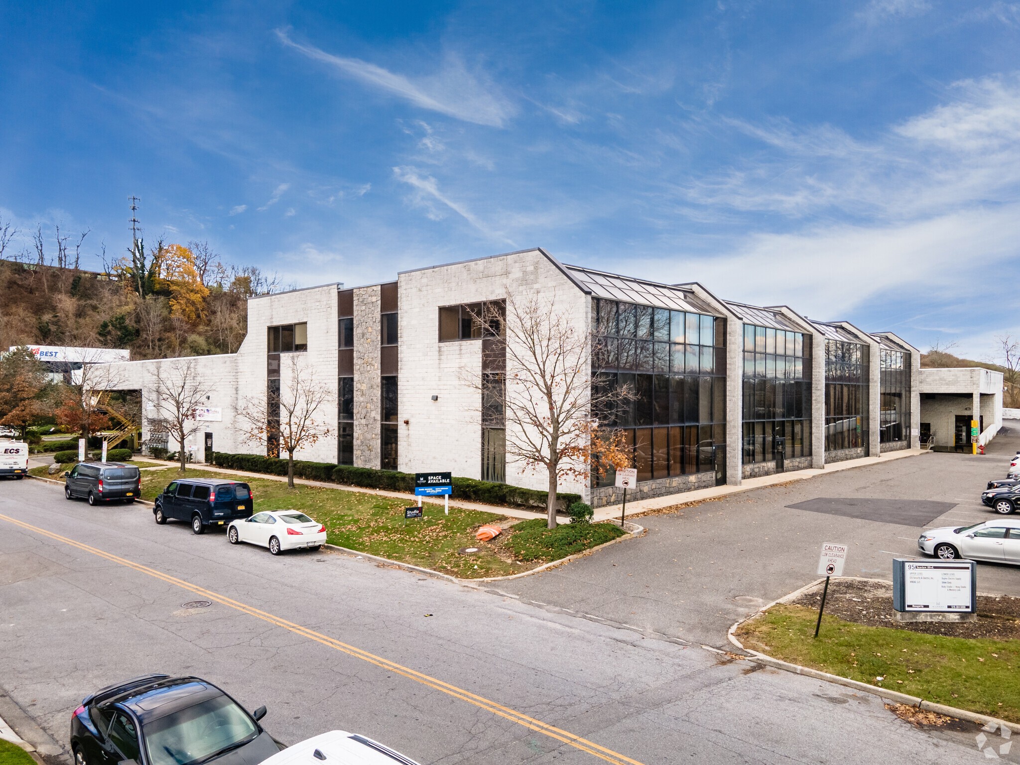 95 Seaview Blvd, Port Washington, NY for lease Building Photo- Image 1 of 5