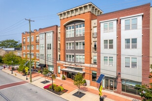 Eastside Flats Apartments - Bar