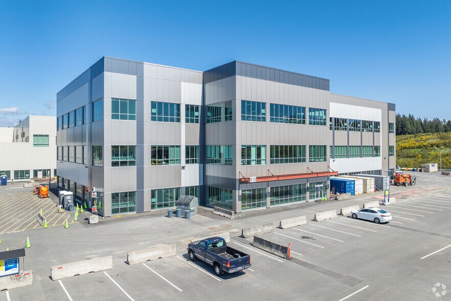 215 Shuksan Way, Everett, WA for lease - Building Photo - Image 1 of 4
