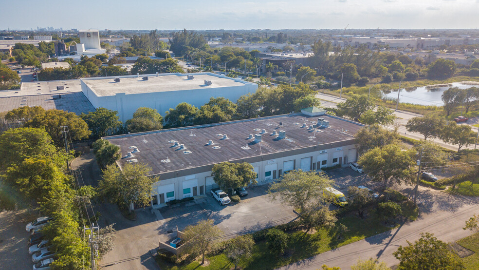 2050 N Andrews Ave, Pompano Beach, FL for lease - Building Photo - Image 2 of 5