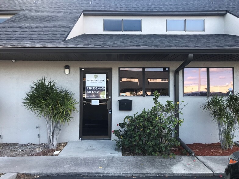 5235 Ramsey Way, Fort Myers, FL for lease - Interior Photo - Image 3 of 6