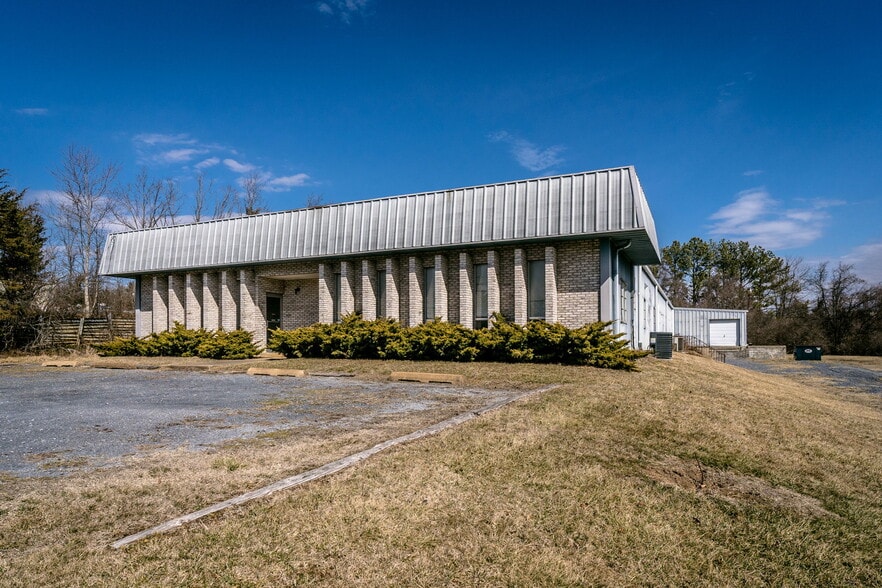 52 Mid Valley Ln, Verona, VA for lease - Primary Photo - Image 1 of 38