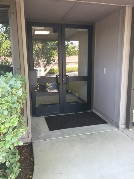 1221 Farmers Ln, Santa Rosa, CA for lease - Building Photo - Image 3 of 7