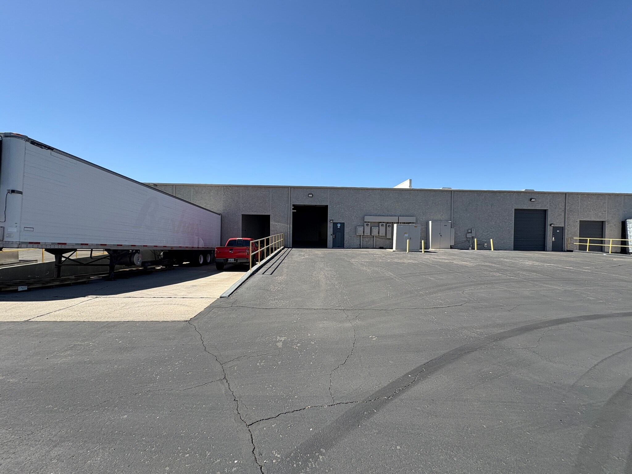 912 S Park Ln, Tempe, AZ for lease Interior Photo- Image 1 of 16