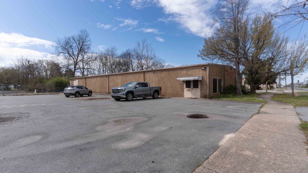 600 S Plum St, Pine Bluff, AR for lease - Building Photo - Image 2 of 8