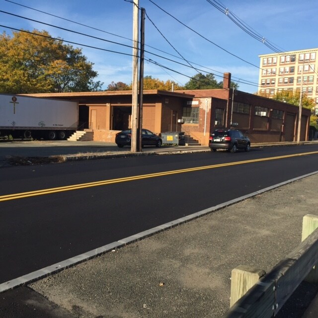 34 Railroad Ave, Peabody, MA 01960