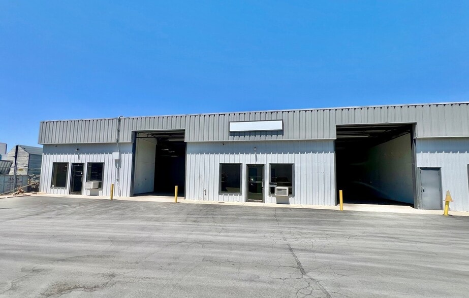 625 Spice Islands Dr, Sparks, NV for lease - Building Photo - Image 2 of 8