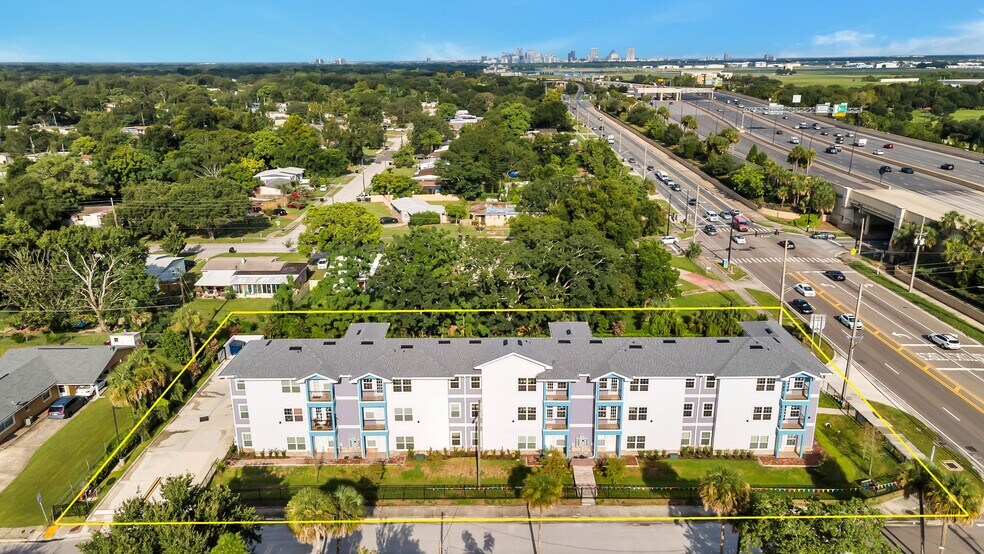 5220 Lake Underhill Rd, Orlando, FL 32807