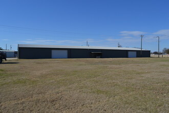 936 E Production Dr, Pilot Point, TX for lease Building Photo- Image 2 of 4