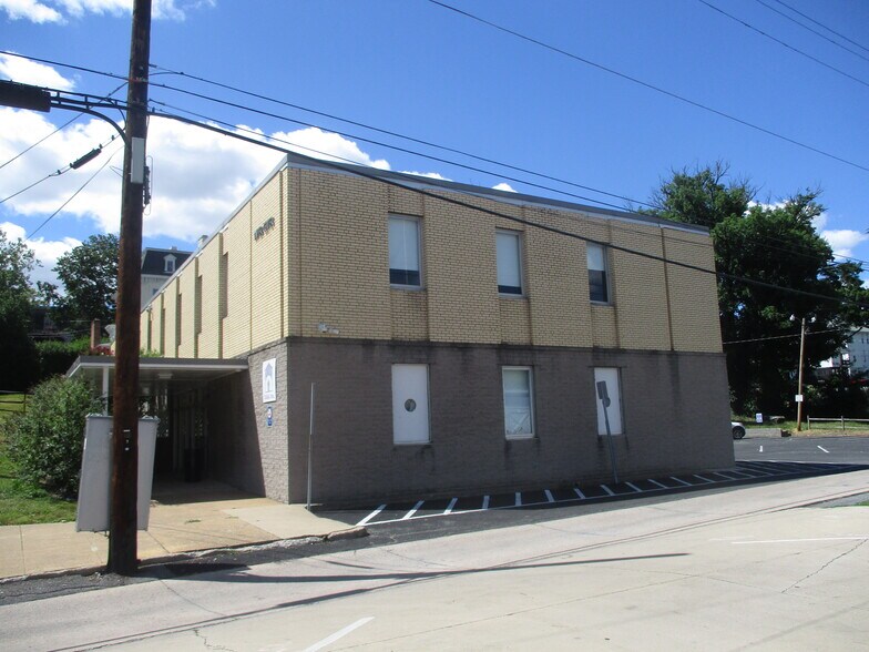 112-116 W Baltimore St, Hagerstown, MD for sale - Building Photo - Image 2 of 8