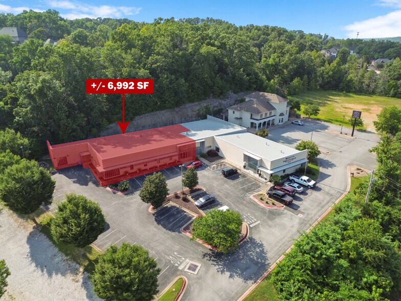 2601 N Walton Blvd, Bentonville, AR for lease - Building Photo - Image 2 of 15