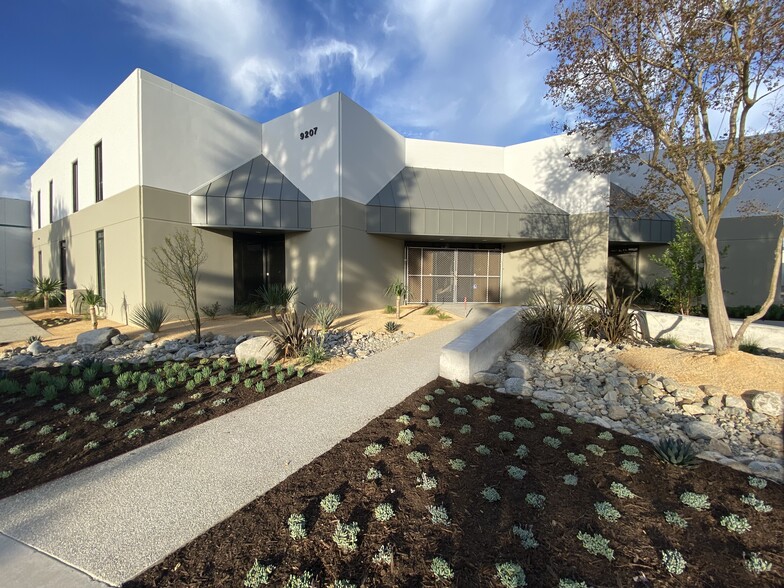 9207 Eton Ave, Chatsworth, CA for lease - Building Photo - Image 3 of 14