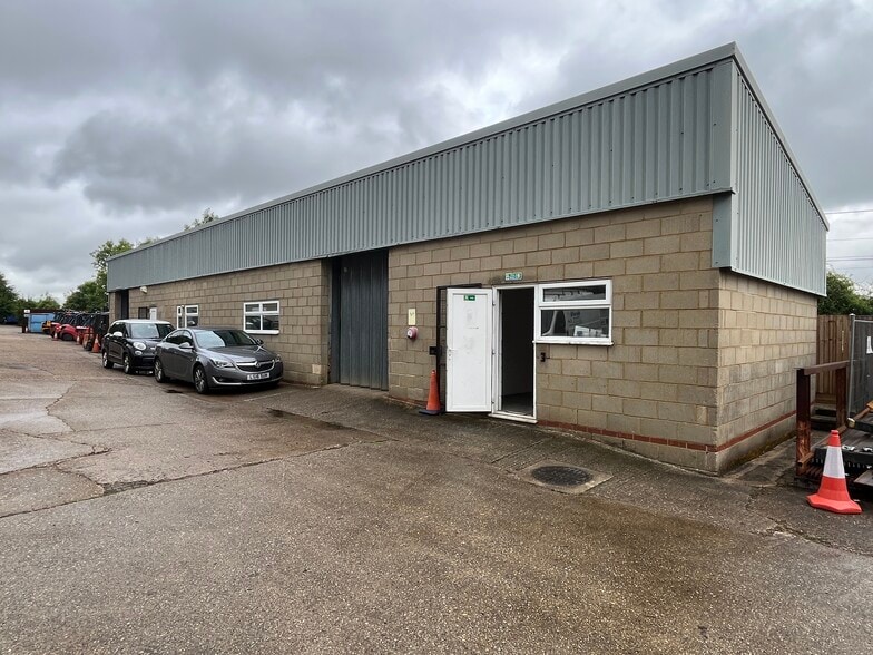 Warrenwood Industrial Estate, Stapleford for lease - Building Photo - Image 2 of 15