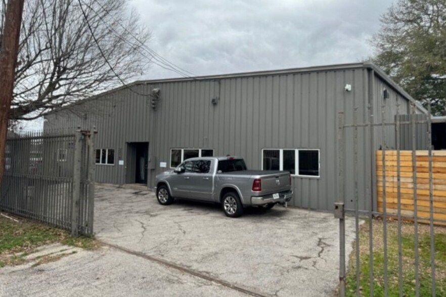 2210 Sandman St, Houston, TX for sale - Building Photo - Image 3 of 6