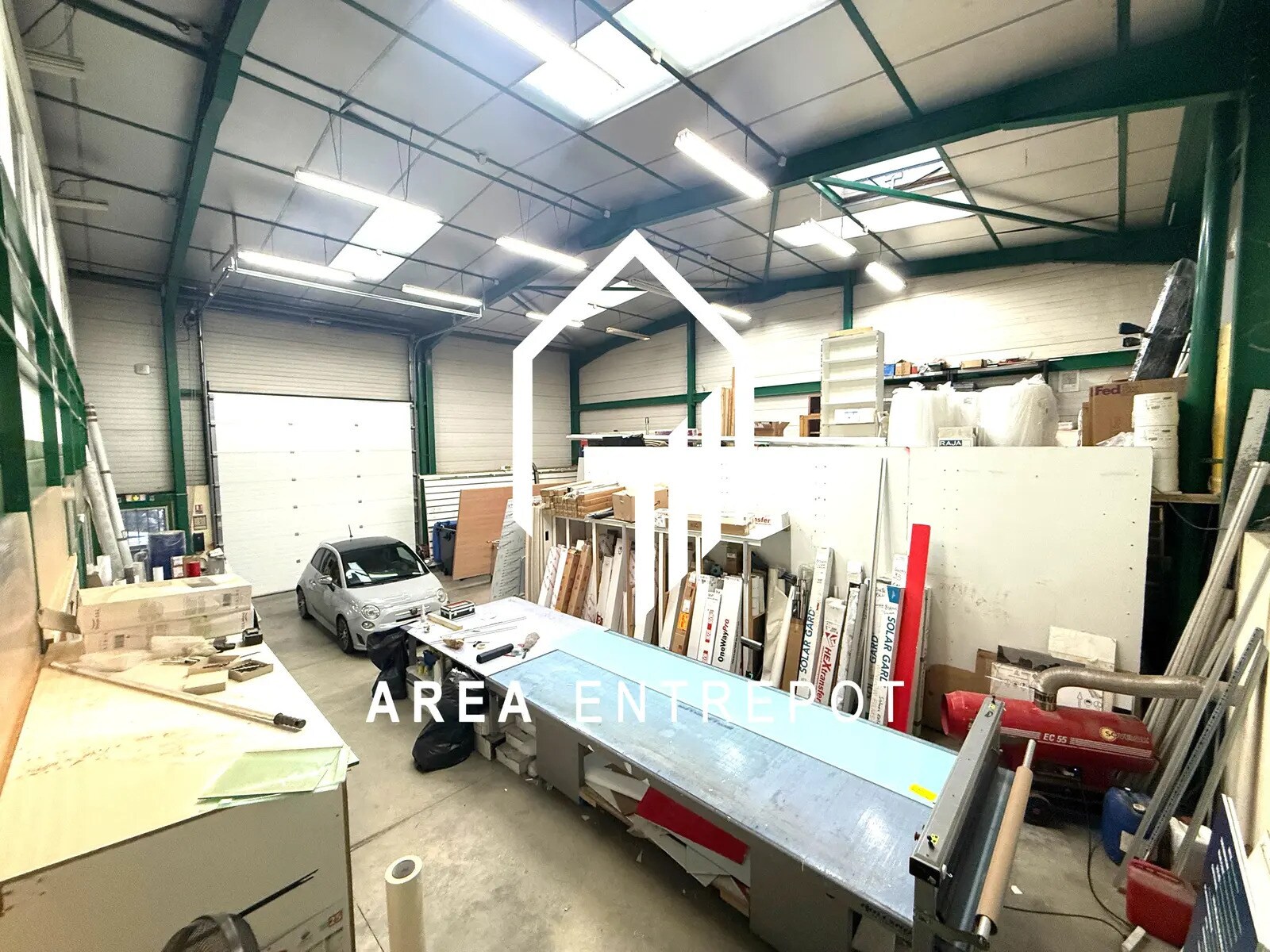 Flex in Gémenos for lease Interior Photo- Image 1 of 9