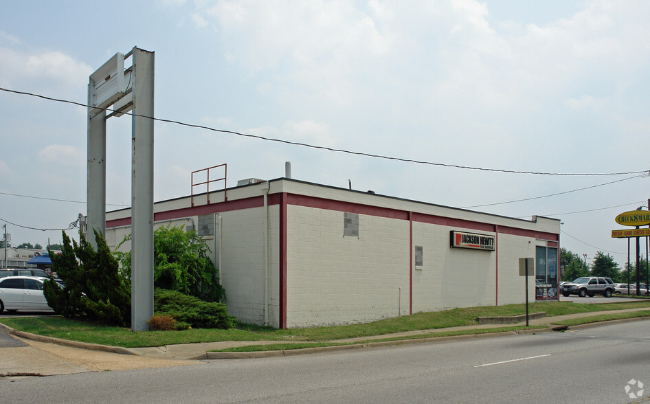 706 Airline Blvd, Portsmouth, VA for lease - Building Photo - Image 3 of 3