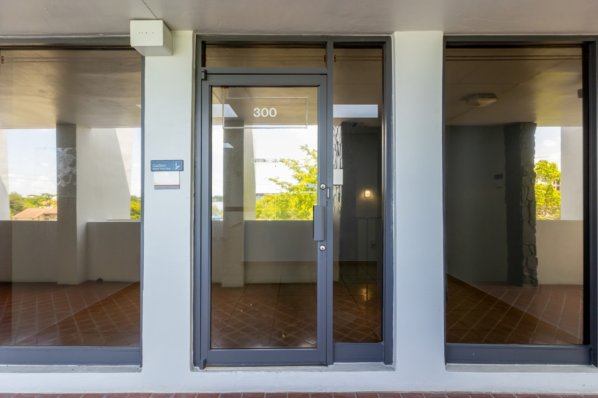 19555 NE 10th Ave, Miami, FL for lease Interior Photo- Image 1 of 8