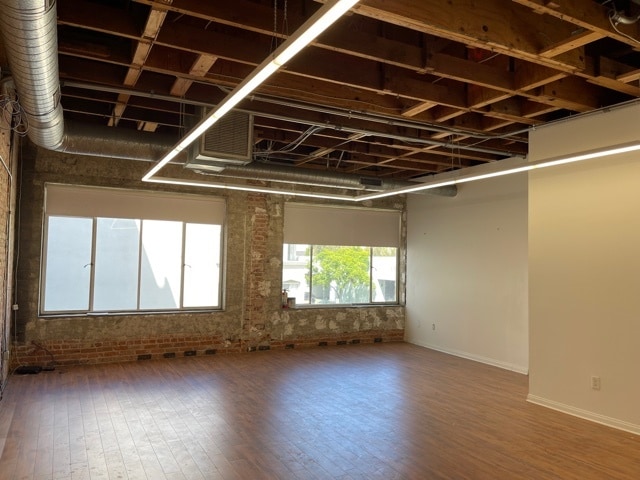 5651 Wilshire Blvd, Los Angeles, CA for lease - Building Photo - Image 1 of 15