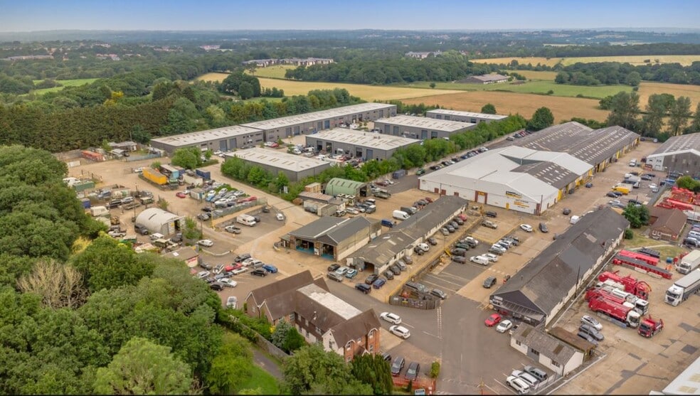 Ditchling Cmn, Hassocks for lease - Building Photo - Image 1 of 2