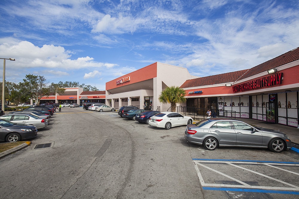 44334523 N Pine Hills Rd, Orlando, FL 32808 Rosemont Village Shoppes